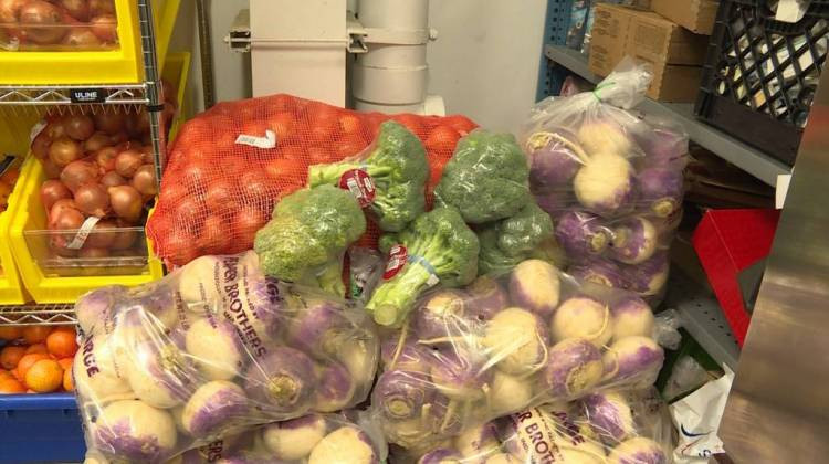 Vegetables at a local food pantry. (Jill Sheridan/WFYI)